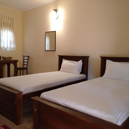 New Sanmi Resort Malabe Eksteriør billede