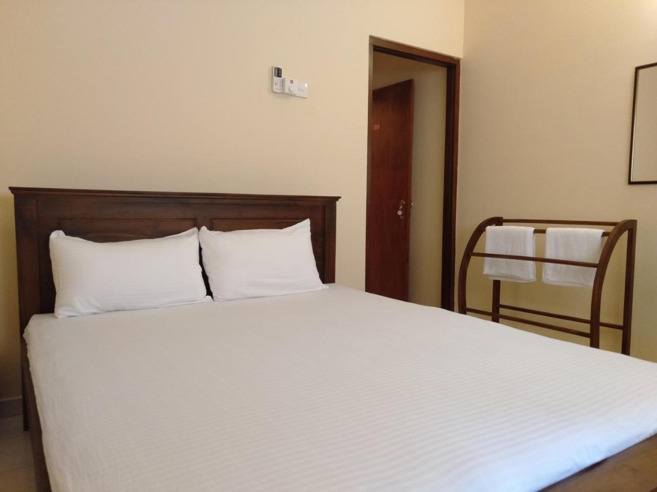 New Sanmi Resort Malabe Eksteriør billede